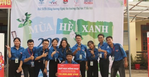Chiến dịch Mùa hè xanh được tổ chức từ ngày 18/07/2022 - 23/07/2022, đây là chương trình thiện nguyện lớn nhất trong năm của trường Đại học Y Dược TP. Hà Nội